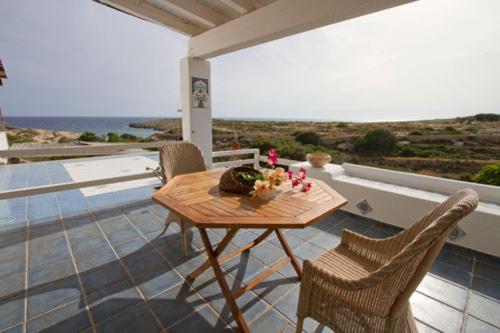 Adamantea - Le Due Lune Lampedusa Exterior photo